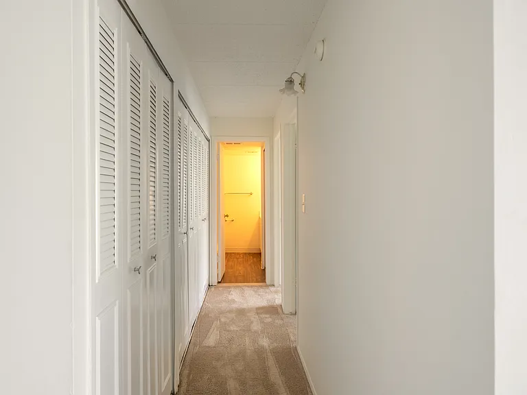 Riverside Village Apartments — Photo 30