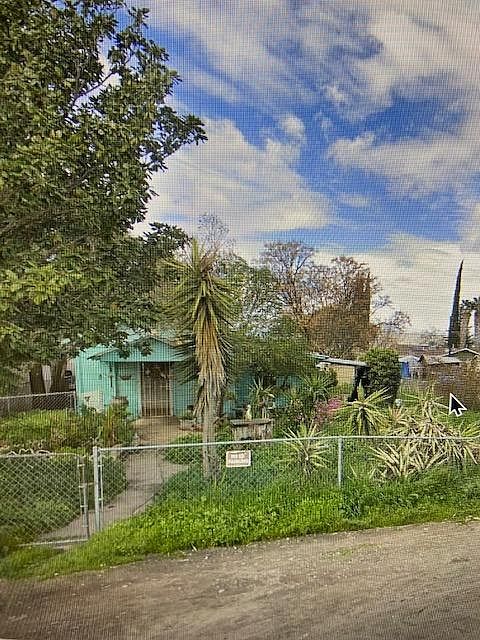 2nd image of 1765 Dallas St