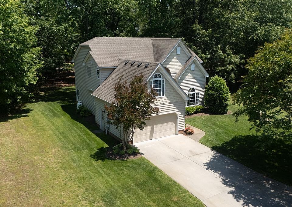 1st image of 8 Burford Ct