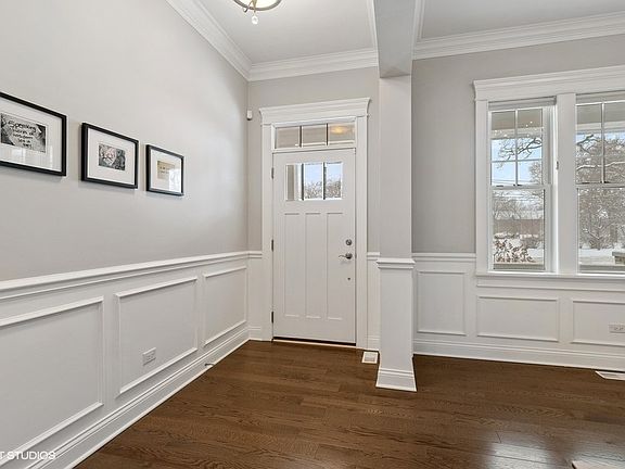 4th image of 2725 Fort Sheridan Ave