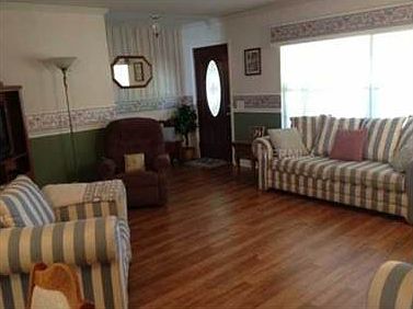 3rd image of 105 Chaucer Ln