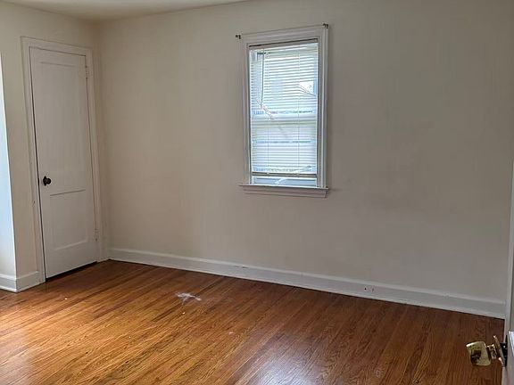 3rd image of 30 Haverford Rd
