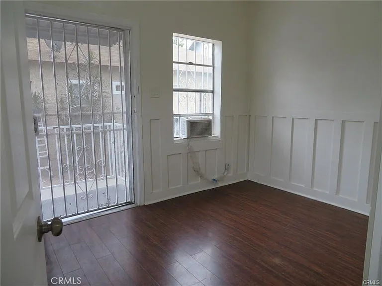 3923 1/4 S Normandie Ave — Photo 7