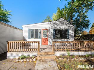 1043 Merrifield St SE, Grand Rapids, MI 49507