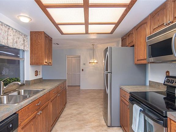 4th image of 2921 Macalpin Dr S