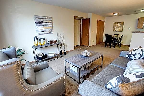 1st image of 1440 Gateway Lakes Dr N #1440