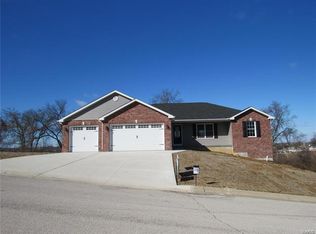 103 Carmel Ln, Washington, MO 63090
