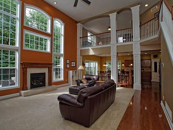 4th image of 1009 Whispering Woods Dr