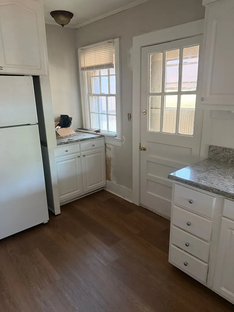 3 bedroom, 1 bathroom house on Central Ave — Photo 3