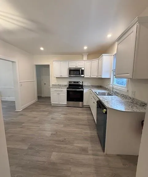 3 Terrace Ave — Photo 3