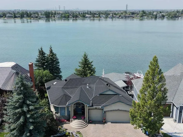 1001 E East Chestermere Dr, Chestermere, AB T1X 1A9