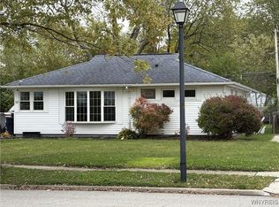 38 Bennington Rd, Amherst, NY 14226