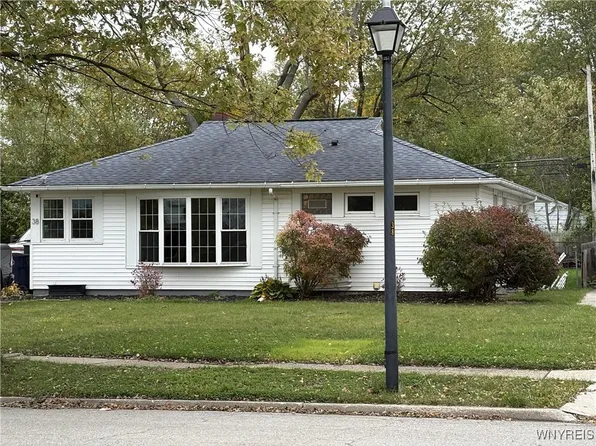 38 Bennington Rd, Amherst, NY 14226