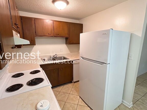 4th image of 1851 Dana Ln