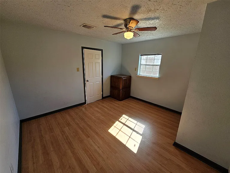 8319 Wind Veil Dr — Photo 32
