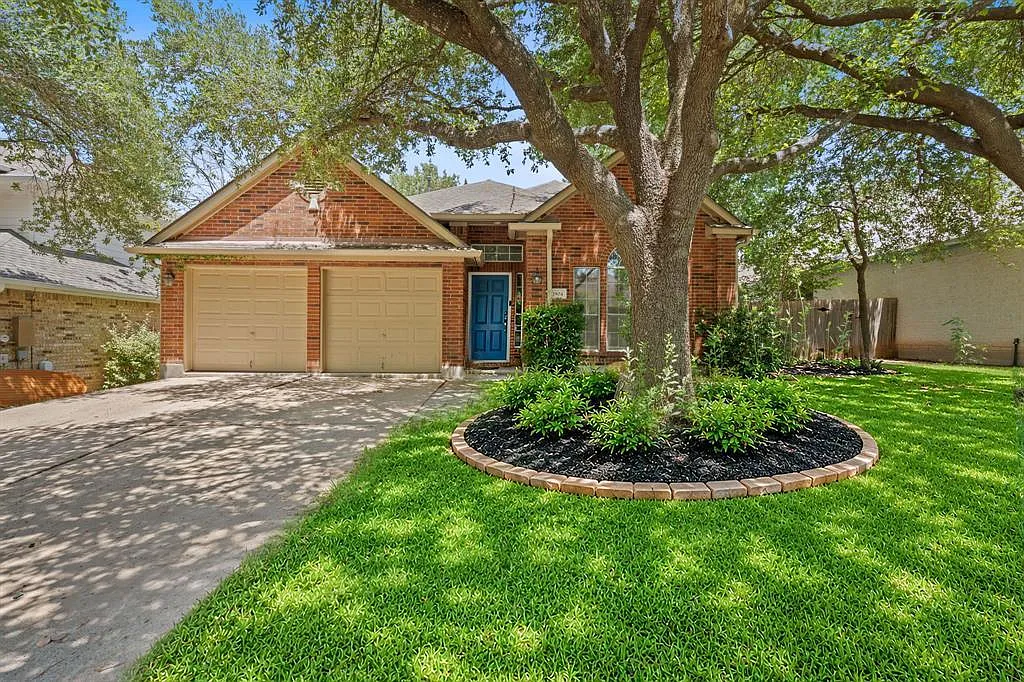 3 bed, 2.0 bath, 2173 sqft, $2,550 — Photo 1