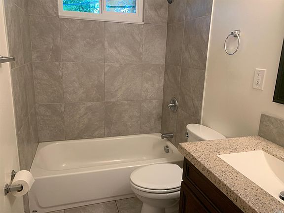 2nd image of 471 Elder St