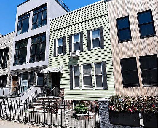 3rd image of 182 Russell St #8