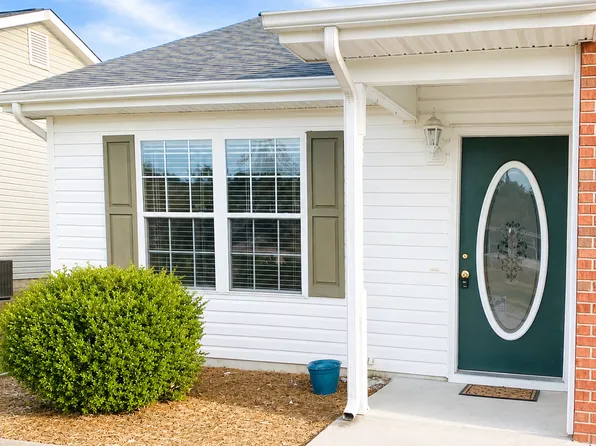304 Flagstone Dr, Rossville, GA 30741