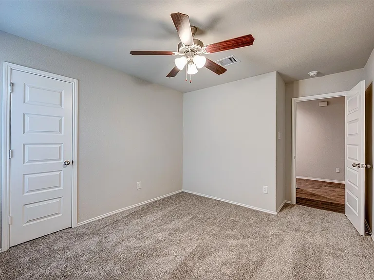 1710 Goose Island Ln — Photo 18