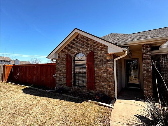 3rd image of 4105 SW Wendy Dr