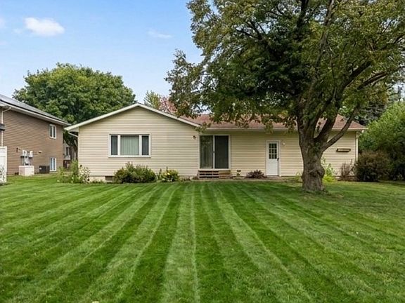 2nd image of 106 Merlin Cir