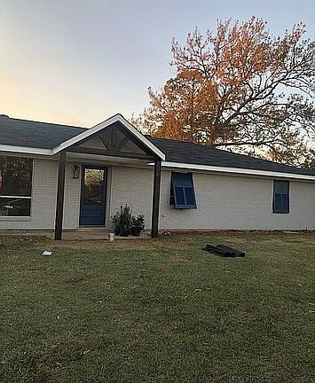 5th image of 1695 Horseshoe Dr