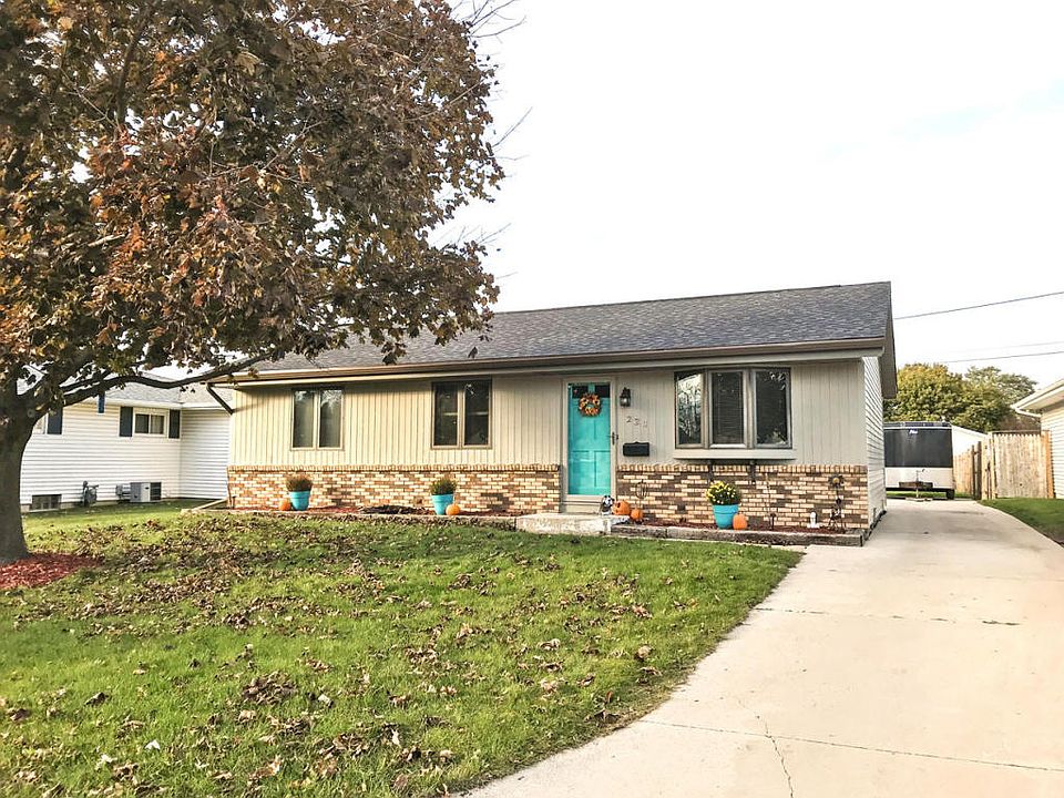 1st image of 220 Shelly Dr
