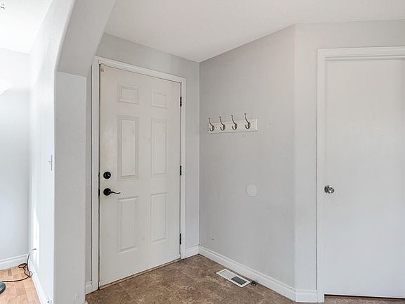 5th image of 15707 NE 87th Cir