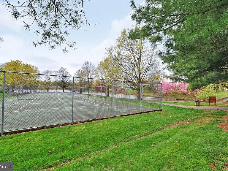 2839 Yarling Ct — Photo 15
