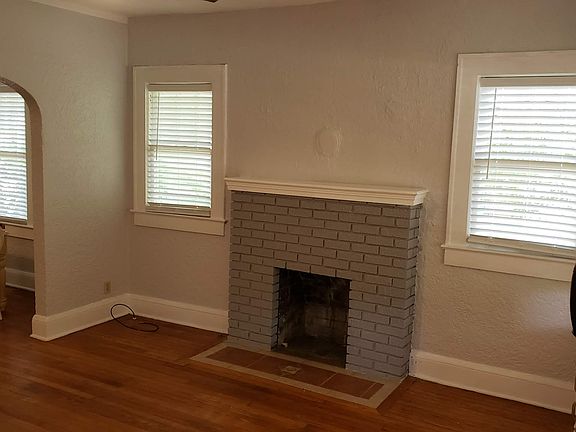 4th image of 211 E Voorhis Ave #A