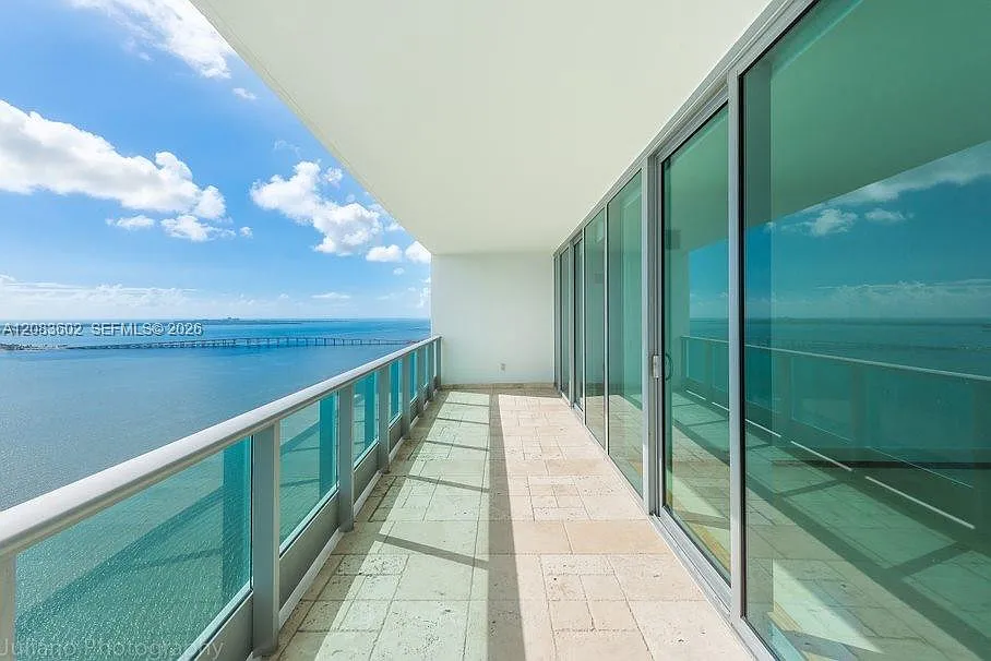 Jade Residences At Bricke — Photo 1