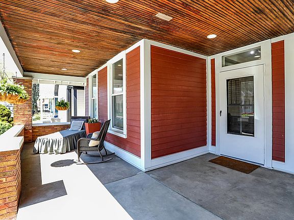 3rd image of 618 Parkway Ave