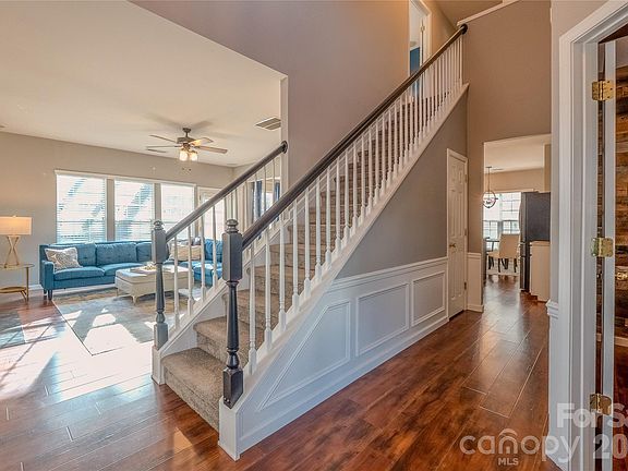 5th image of 3001 Azalea Hills Dr
