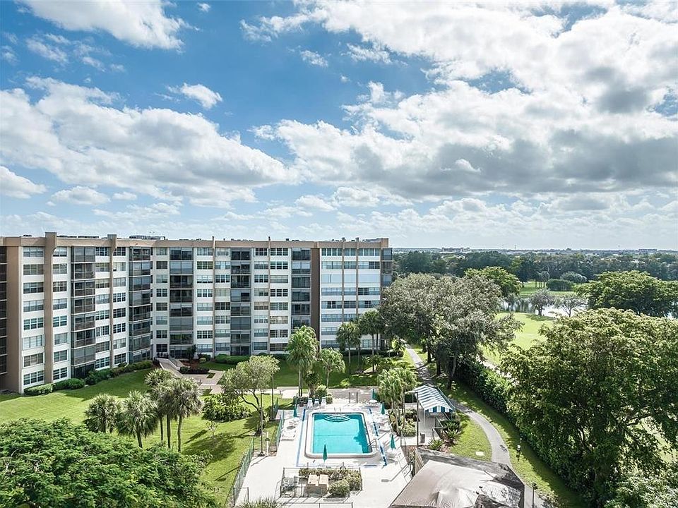 1st image of 900 Saint Charles Place #415