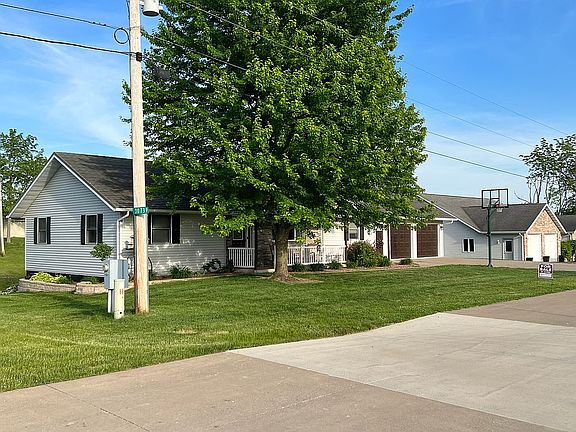 3rd image of 30739 Woodlawn Dr