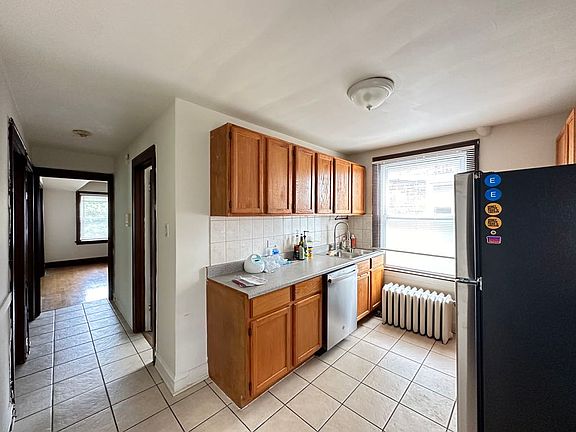 3rd image of 733 Elm St #403