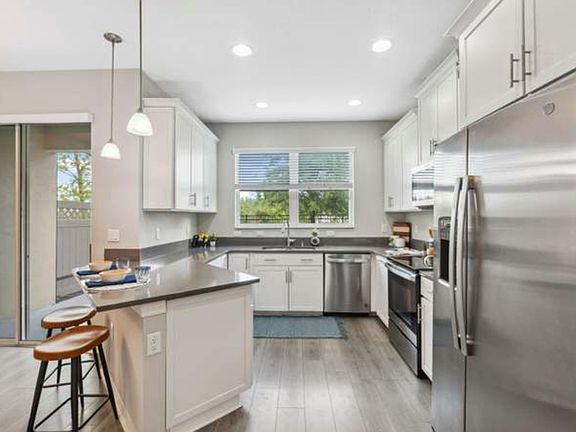 3rd image of 29924 Southwell Ln