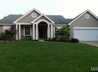 762 Redstart Dr, Ballwin, MO 63021