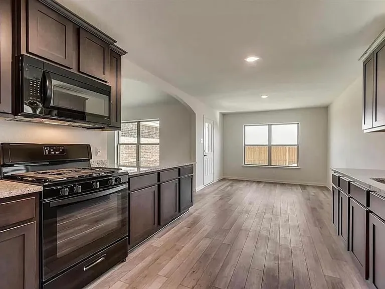 3055 Chillingham Dr — Photo 5