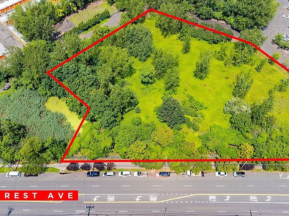 2nd image of 2505 Forest Ave