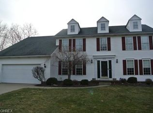 3204 Crown Pointe Dr, Stow, OH 44224