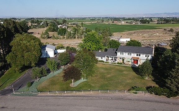 2nd image of 451 S Karey Ln