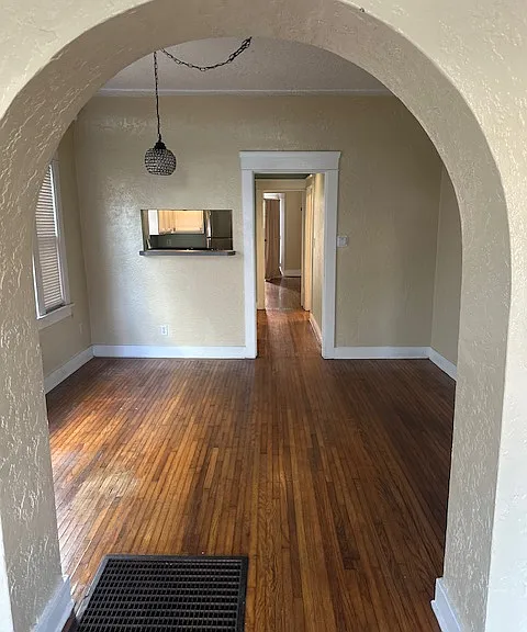 1540 E 1st St #1540 — Photo 3