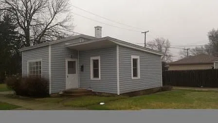 606 Moran St photo 1