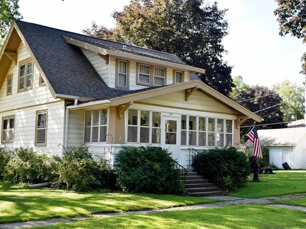 319 S 10th St, Osage, IA 50461