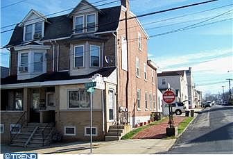 2nd image of 205 NW Rock Creek Cir