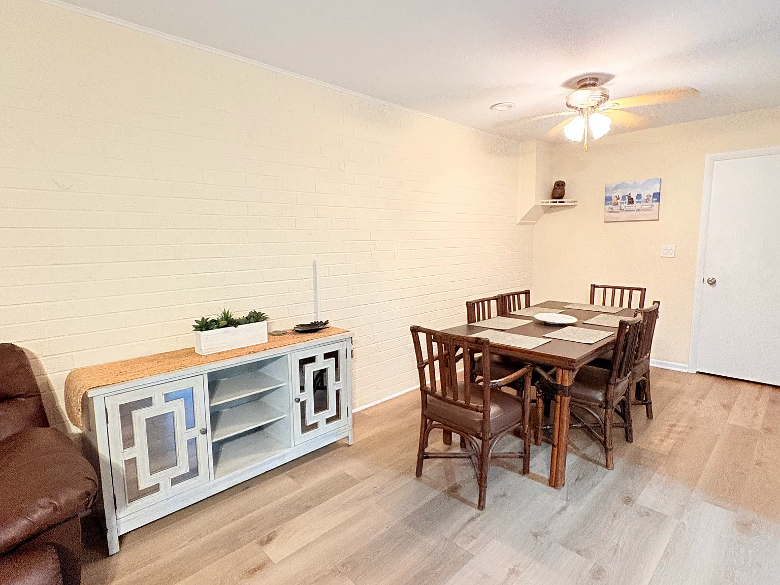 1 bed, 882 sqft, $2,200 — Photo 3