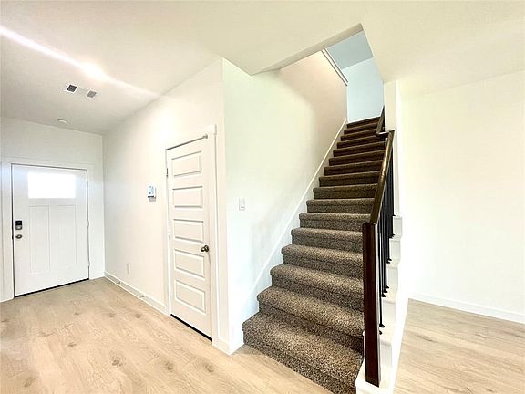 3rd image of 1643 Solana Dr