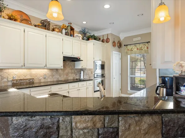 5710 Nutcracker Dr, Granbury, TX 76049